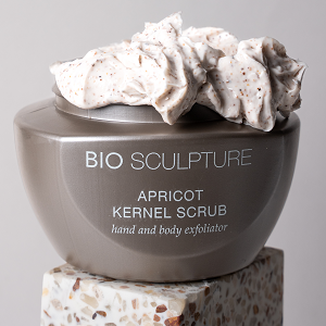 Bio Sculpture - Apricot Kernel Scrub
